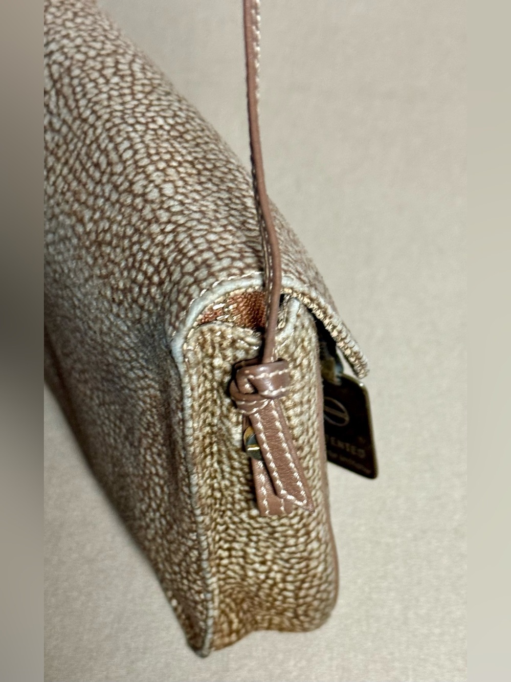 Rare Vintage Borbonese Redwall Partridges Eye Textured Sling Bag - Made in Italy - Picture 5 of 10